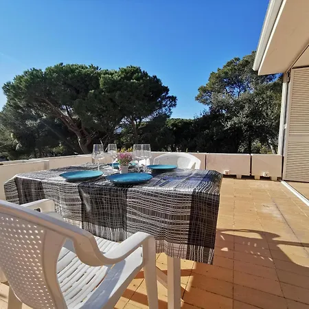 Apartamento Amplio Con Wi-fi, Aire Acondicionado Y Terraza A 15 Min De La Playa En - Es-209-14 *